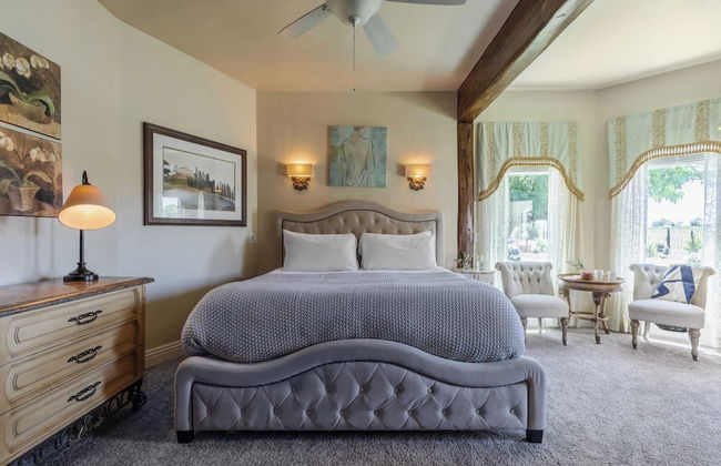 Wilson Creek Manor By Avantstay Sleeps 10! Amazing Estate w/ Pool & Game Room - Photo 31