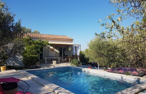Villa en Provence piscine au calme entre Arles Nîmes Avignon - Foto 2