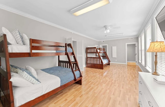 Whitetail Cove by Avantstay Lakefront w/ Pool + Private Dock Sleeps 20 - Photo 40