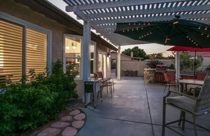 Spectacular Hilltop Home W/resort Like Backyard! - Foto 124