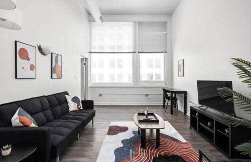 BOLD 2BR 2BA In The Block Apartment by CozySuites - Foto 3