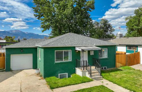 Newly Built 3BD Retreat w Mtn Views & Game Room - Foto 40