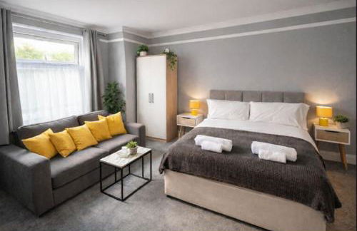 S Gravesend 1 Bed Flat 2 Min Walk STN-Town Centre - Foto 2