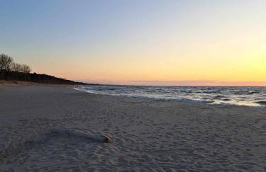 SOLEK, Apartamenty hotelowe i pokoje gościnne ze śniadaniem, przyjazne zwierzętom, wyjątkowe, z widokiem na Jezioro Jamno i w bardzo bliskiej odległości od morza - Foto 57