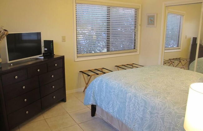 Fabulous one Bedroom in West Bay - Photo 10