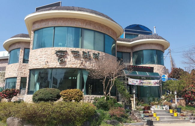 Byeonsan Dongguerami Pension - Photo 1