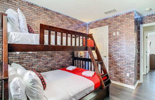 Cozy Townhouse with Private Pool in Kissimmee - Photo 16