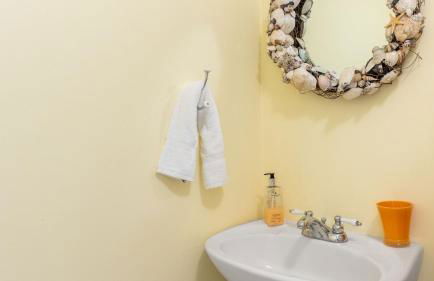 Comfy Coastal Cottage by Avantstay Mountain View - Photo 48