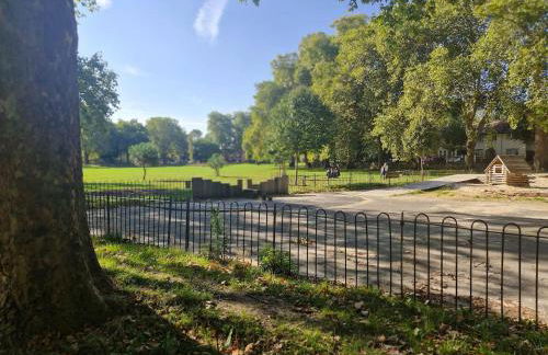 Free Parking Large Balcony Central Location - Foto 25