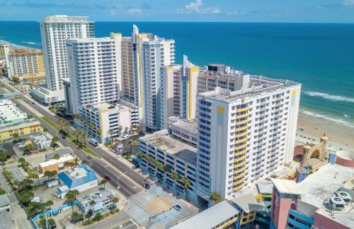 Breath Taking 3 BR Direct Oceanfront Condo with Private Balcony at The Wyndham Ocean Walk Resort - Foto 36