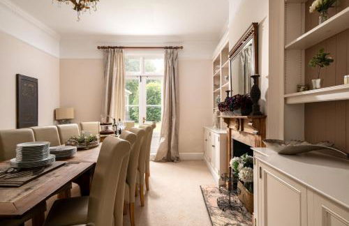 Downwood Vineyard Manor House in Idyllic Countryside - Photo 18