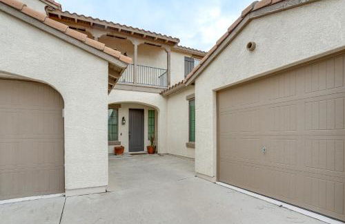 Pool, Views and Ample Space! Sunny Goodyear Retreat - Foto 40