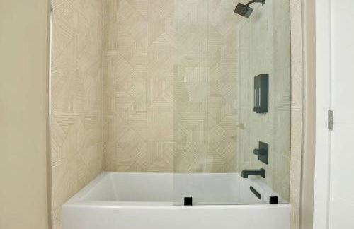 Stunning 2 Story Villa with Pool - Photo 50