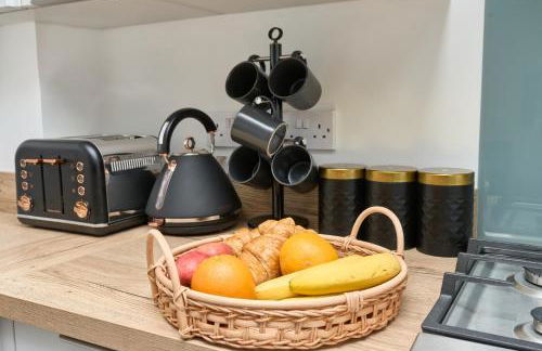 Bonchurch Court - A Stylish 3 Bed Apartment- Nr Ventnor with Large Outside Terrace & Parking - Dog Friendly - The Perfect Choice For Couples, Friends & Families - 5 Mins To Beach - Managed By Greenstay Serviced Accommodation - Foto 16