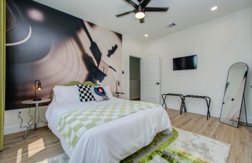 3bd-Rooftop Movie Theater-BBQ-Retro Music Theme-Downtown 8mins - Photo 15