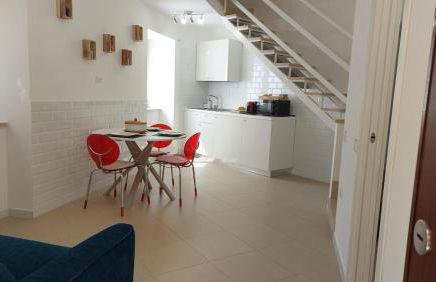 Stop and Fly - Photo 3