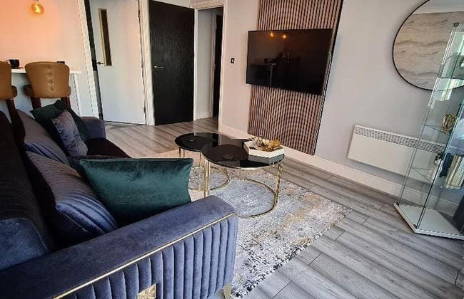 1 Bed Flat - Sleeps 2 - Jacuzzi - Parking - Wifi - Foto 2