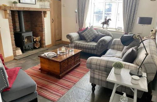 Aragon Cottage - Photo 3