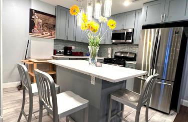 Magic Gardens 2BD Apt in Center City - Foto 1