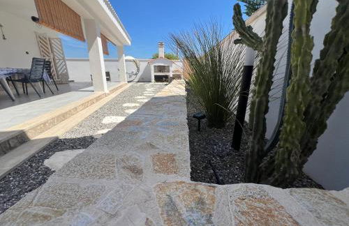 Salento Villa Cice, AC - WiFi - BBQ - attrezzatura da spiaggia - parcheggio privato sorvegliato, Due unità abitative indipendenti e giardino a due passi dal mare - Torre Ovo - Foto 1