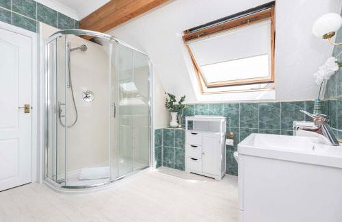 MOONGATE by BOURNECOAST - A Delightful Chalet Bungalow with a Garden and Parking - HB10672 - Foto 17