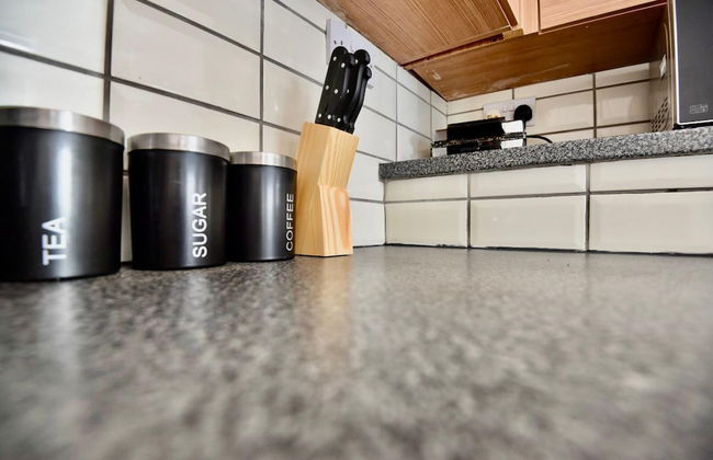 Cheer full 4 Bedroom House Train Station - Foto 32