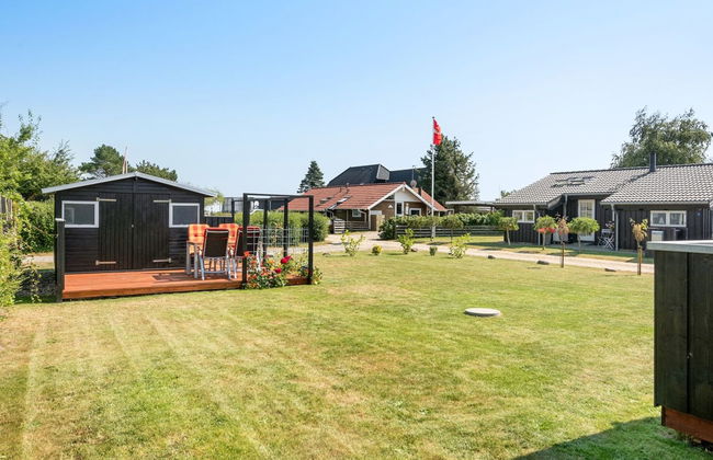 "Sighfrith" - 150m from the sea - Photo 16