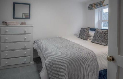 Calebs Cottage- Solva harbour - Photo 54