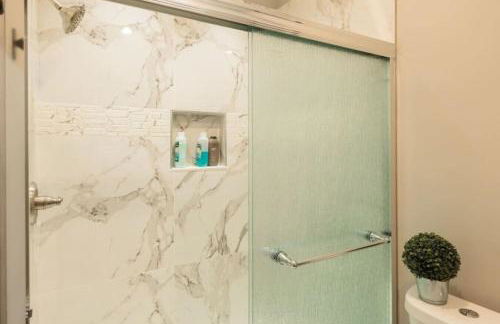 The Entertainment House Sleeps 8 Near Mall - Foto 46