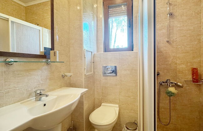 Stunning 2-bed Apartment in Sozopol - Photo 13