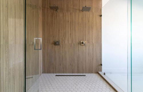 April Sale! 4BR - Private Yard, Grill, Soaking Tub, Near Coral Gables & MIA Airport - Foto 12