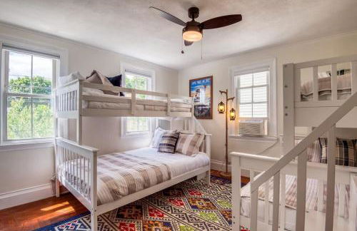 Spacious 6BR close to Portsmouth beaches and UNH - Photo 15