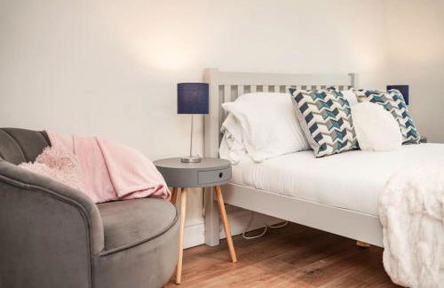 Newly Renovated Modern 4 Bed 3 Bath Apartment London - Foto 41