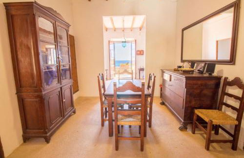 Authentic fisherman's house on the seafront - Photo 13