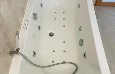 La Touzetterie avec SPA-cour privée - Foto 5