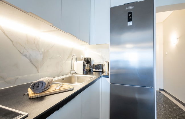 Beachfront 2-bedroom Stay in Voula - Photo 27