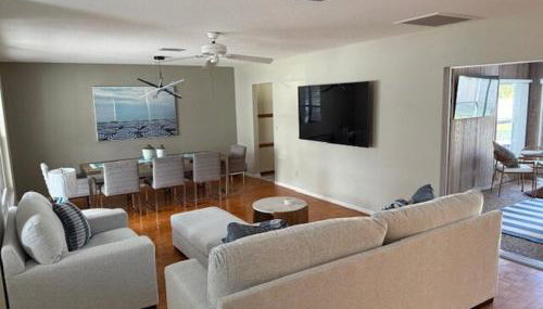 Cool ranch home with heated pool near beach - Foto 5
