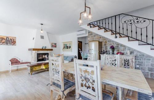 Holiday Home Rustic - Two Bedroom Holiday Home with Private Pool - Photo 4