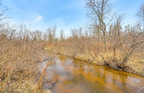 1 Mi to South Twin Lake Cabin with Deck in Trego! - Foto 31