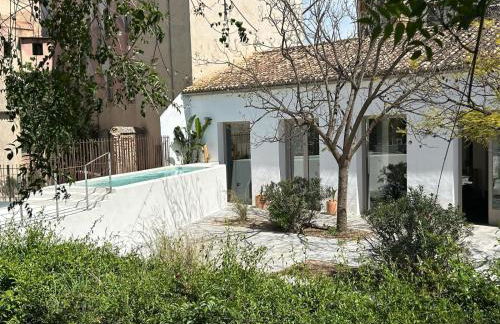 Amazing suite by the fair - Photo 35