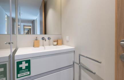 Stunning Beach House with Pool by LovelyStay - Foto 57