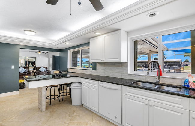 Luxury Waterfront Home With Pool 3 Bedroom Home by RedAwning - Foto 11