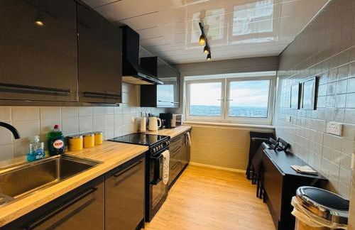 Top Floor of the building, spectacular views! - Foto 8