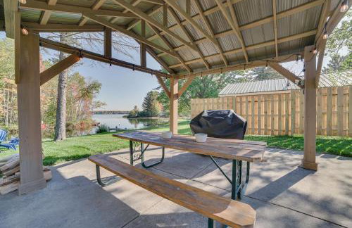 Lakefront Kalkaska Cottage with Fire Pit! - Foto 24