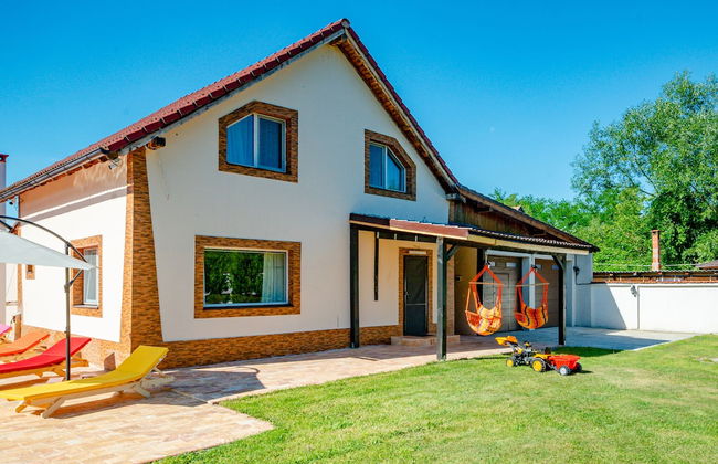 House - Sleeps up to 11, hot tub & Free Parking - Foto 23