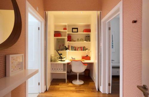 The Clapham Crib - Spacious 4BDR House with Patio - Photo 27