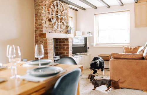 NEW Thirsk Stays - Herriot's Hideaway - Photo 3