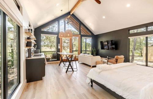 Modern Farmstay Cabin with Friendly Animals, Pond Views & Nature Trails Near Cedar Creek, Texas - Photo 25