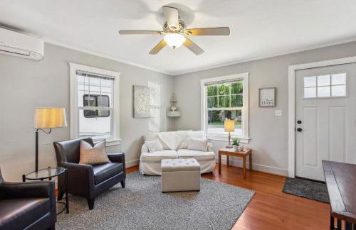 Charming Eugene Retreat Private Hot Tub and Yard! - Photo 5