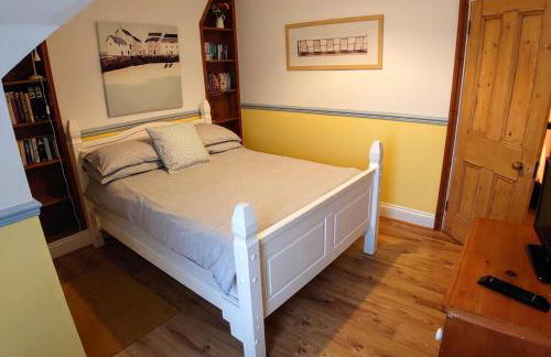 House - Sleeps 8 - Pet friendly - Garden - Parking - Foto 6